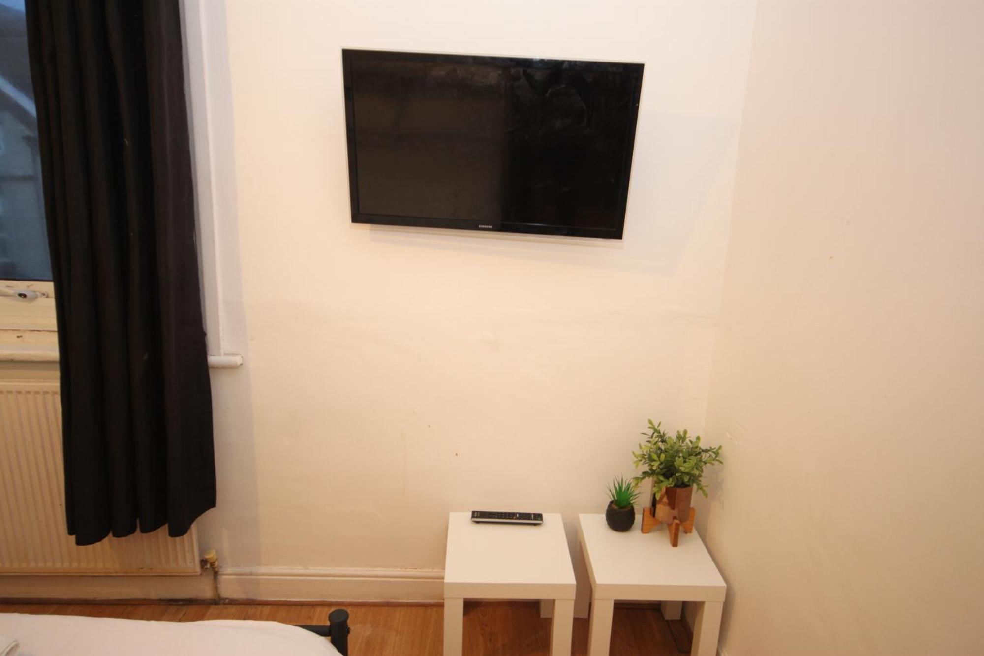 Barton Seaview, Self Catering Studio Apartments, Promenade & Central Beach Location, Families, Couples Or 23 Years Plus Only, Free Parking Blackpool Szoba fotó