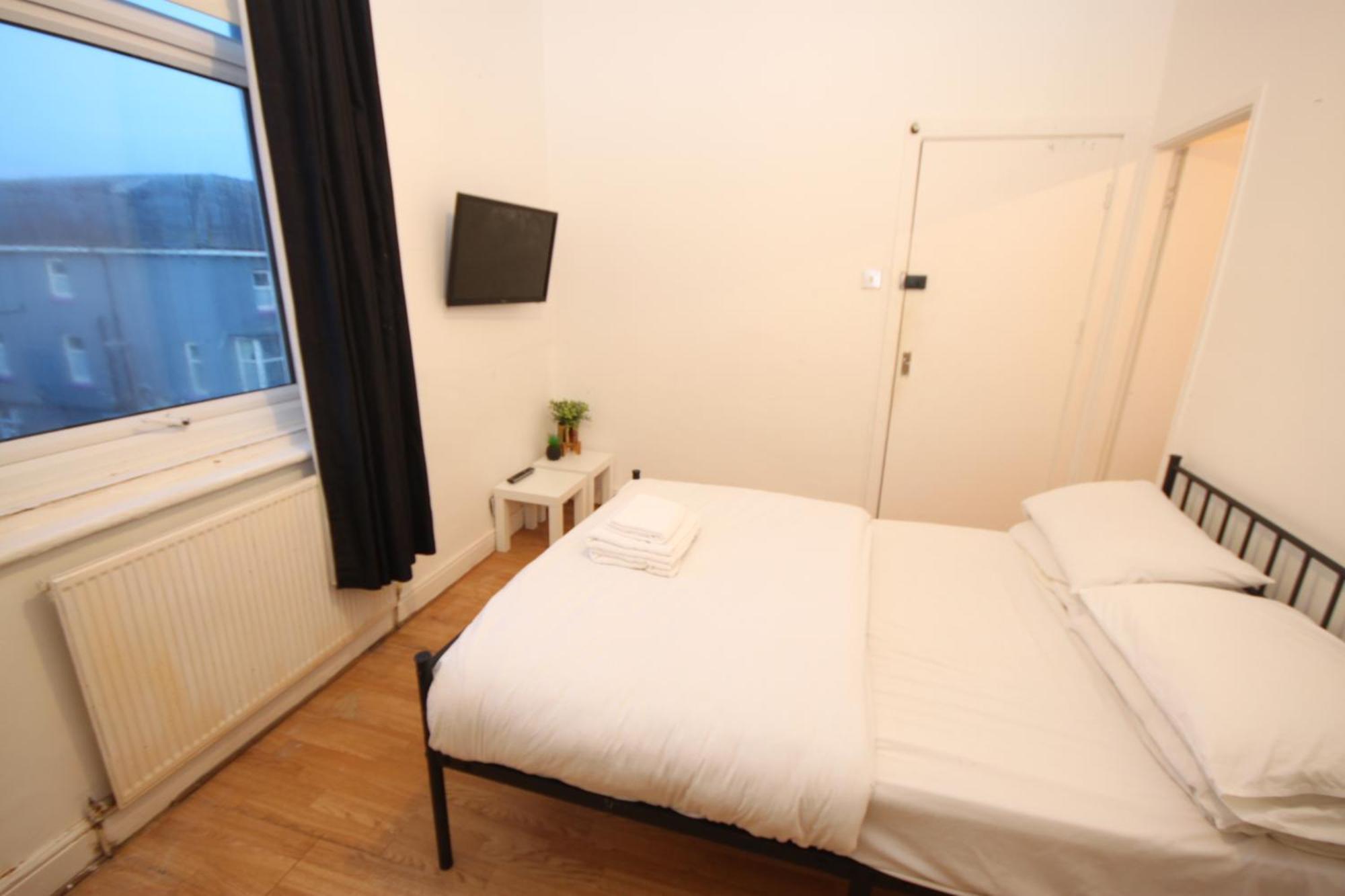 Barton Seaview, Self Catering Studio Apartments, Promenade & Central Beach Location, Families, Couples Or 23 Years Plus Only, Free Parking Blackpool Szoba fotó