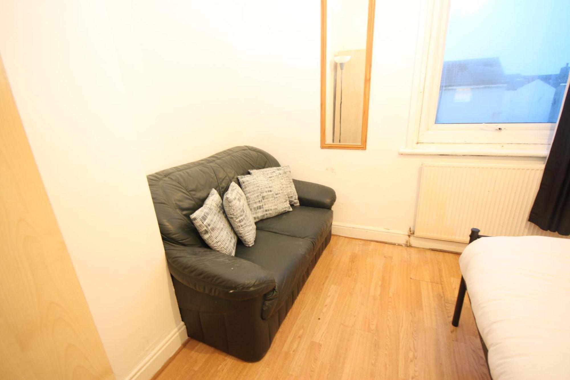 Barton Seaview, Self Catering Studio Apartments, Promenade & Central Beach Location, Families, Couples Or 23 Years Plus Only, Free Parking Blackpool Szoba fotó
