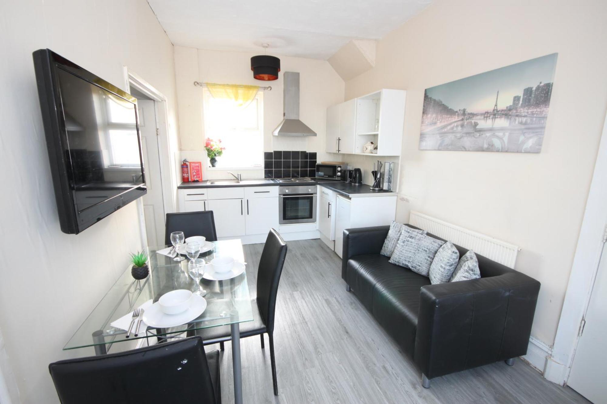 Barton Seaview, Self Catering Studio Apartments, Promenade & Central Beach Location, Families, Couples Or 23 Years Plus Only, Free Parking Blackpool Kültér fotó