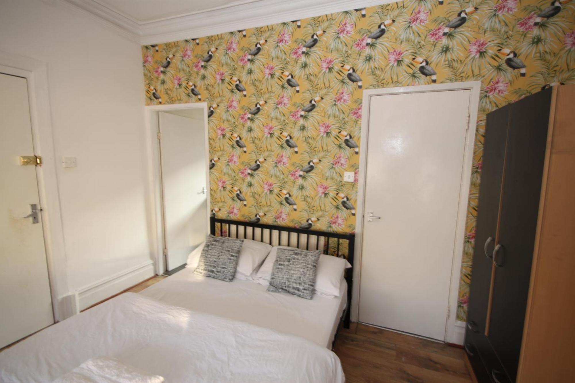 Barton Seaview, Self Catering Studio Apartments, Promenade & Central Beach Location, Families, Couples Or 23 Years Plus Only, Free Parking Blackpool Kültér fotó