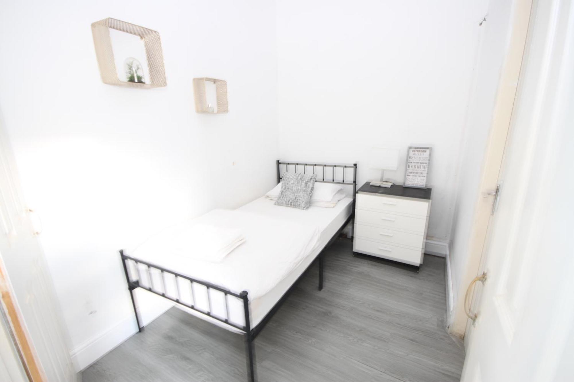 Barton Seaview, Self Catering Studio Apartments, Promenade & Central Beach Location, Families, Couples Or 23 Years Plus Only, Free Parking Blackpool Szoba fotó