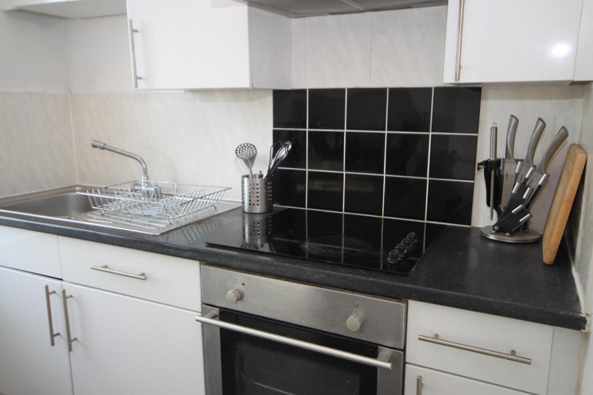 Barton Seaview, Self Catering Studio Apartments, Promenade & Central Beach Location, Families, Couples Or 23 Years Plus Only, Free Parking Blackpool Kültér fotó